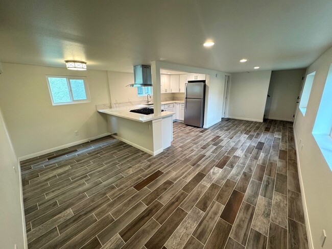 217 E Santa Paula St in Santa Paula, CA - Building Photo - Building Photo