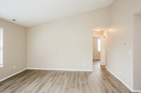 6204 Glenshire Ln in Indianapolis, IN - Building Photo - Building Photo