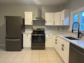 42 William St, Unit 1 in Medford, MA - Building Photo