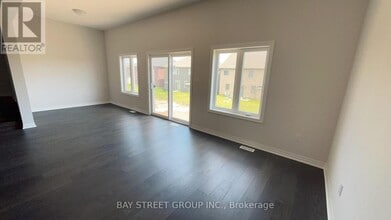 75 Hillcrest Rd in Port Colborne, ON - Building Photo - Building Photo