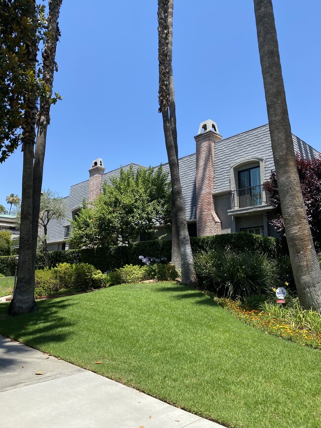336 S Orange Grove Blvd in Pasadena, CA - Building Photo - Building Photo