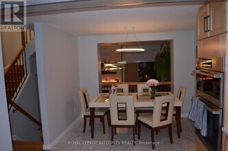 104 Esterlawn Private in Ottawa, ON - Building Photo - Building Photo