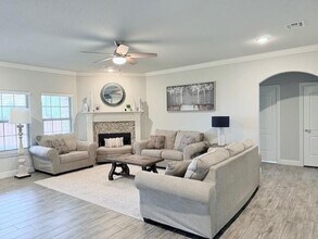 1911 SW Nottingham Ave in Bentonville, AR - Building Photo - Building Photo