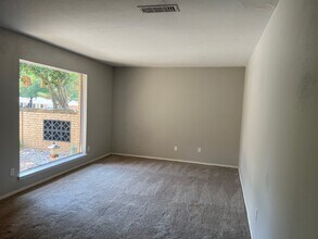 1821 E Cedar Elm Dr in Arlington, TX - Building Photo - Building Photo