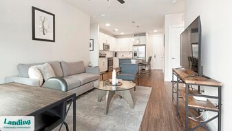 15950 Chase Hill Blvd in San Antonio, TX - Building Photo