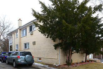 321 S Hale St in Addison, IL - Building Photo - Building Photo