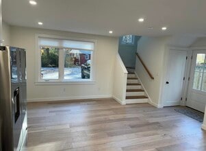17 Page St in Kittery, ME - Building Photo - Building Photo