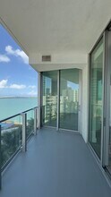 650 NE 32nd St in Miami, FL - Building Photo - Building Photo