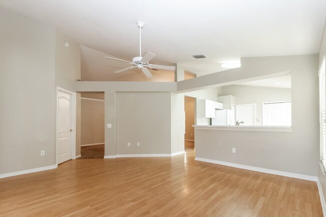 9042 Egret Cove Cir in Riverview, FL - Building Photo - Building Photo