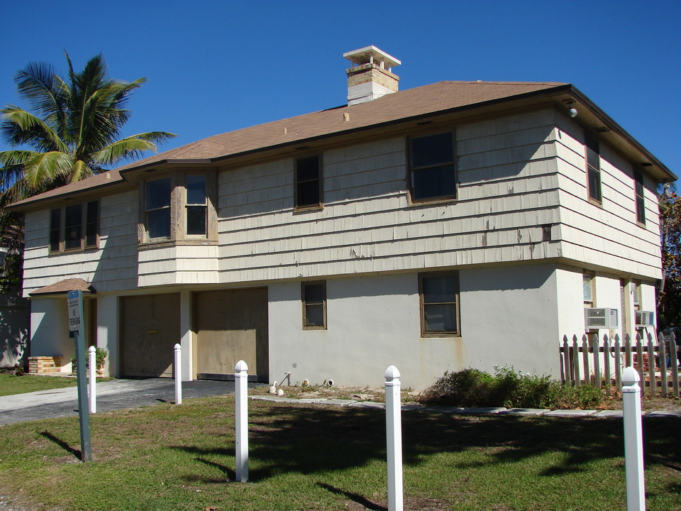 4414 N Surf Rd in Hollywood, FL - Building Photo