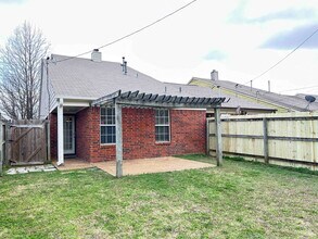 1861 Winship Dr in Memphis, TN - Building Photo - Building Photo
