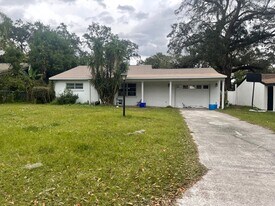 2417 Myrtle Ave in Sanford, FL - Building Photo