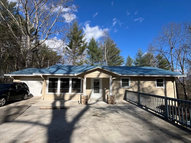 575 Riverview Heights St, Unit A - 575 Riverview Heights