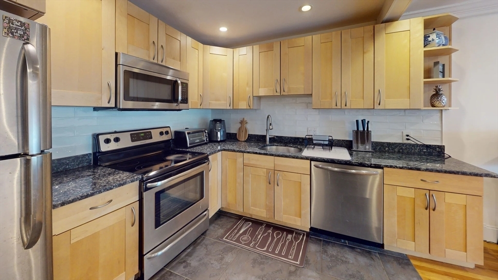 121 Tremont St in Boston, MA - Building Photo