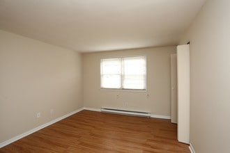 Warner Village Rental Community in Hamden, CT - Building Photo - Interior Photo