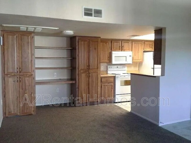 property at 461 W Holmes Ave