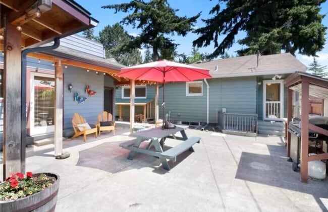 1000 W Indiana St in Bellingham, WA - Building Photo - Building Photo