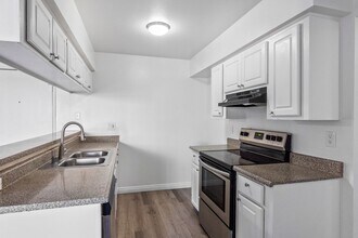 13266 Foothill Blvd in Los Angeles, CA - Building Photo - Building Photo