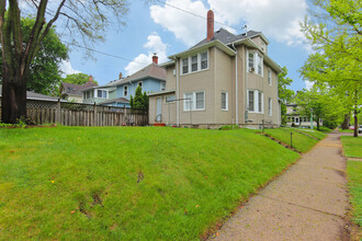 Herschel Apartments in St. Paul, MN - Building Photo - Building Photo