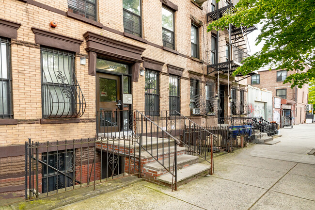 722 Bergen St in Brooklyn, NY - Building Photo - Building Photo