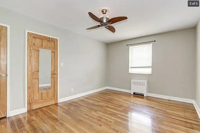 165 Vroom St, Unit 311 in Jersey City, NJ - Foto de edificio - Building Photo