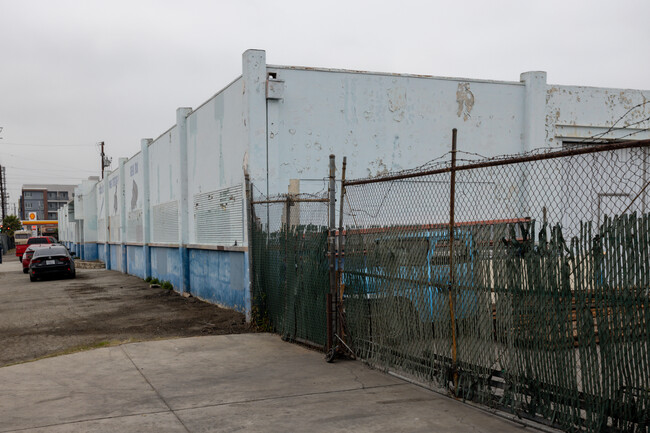 Apollo in Gardena, CA - Building Photo - Building Photo