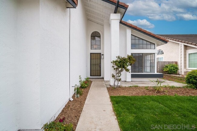 9585 Pipilo St in San Diego, CA - Building Photo - Building Photo