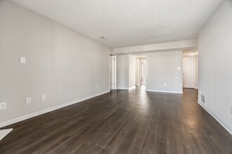Mallard Bay Apartments in Crown Point, IN - Foto de edificio - Building Photo