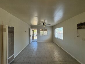 326 May St in Bakersfield, CA - Building Photo - Building Photo