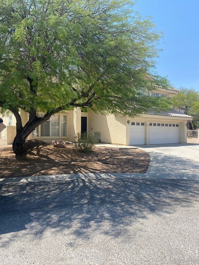 6325 N Juliano Rd in Las Vegas, NV - Foto de edificio - Building Photo