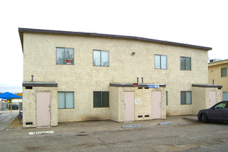 Charleston Hts in Las Vegas, NV - Building Photo - Building Photo