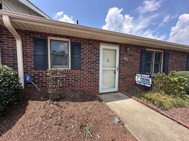 1413 19th Ave NE in Hickory, NC - Building Photo