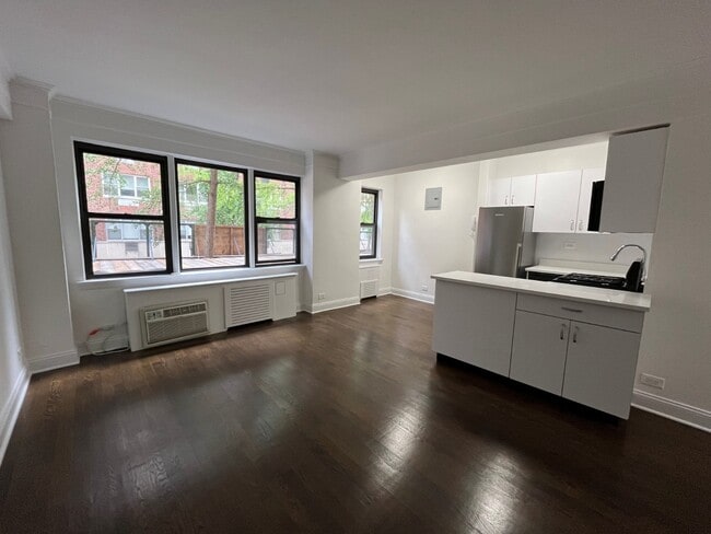 20 Beekman Pl, Unit 9E in New York, NY - Foto de edificio - Building Photo