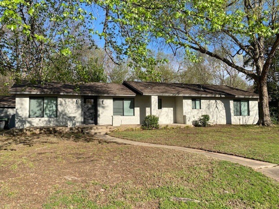 12707 S 124th E Ave in Broken Arrow, OK - Building Photo