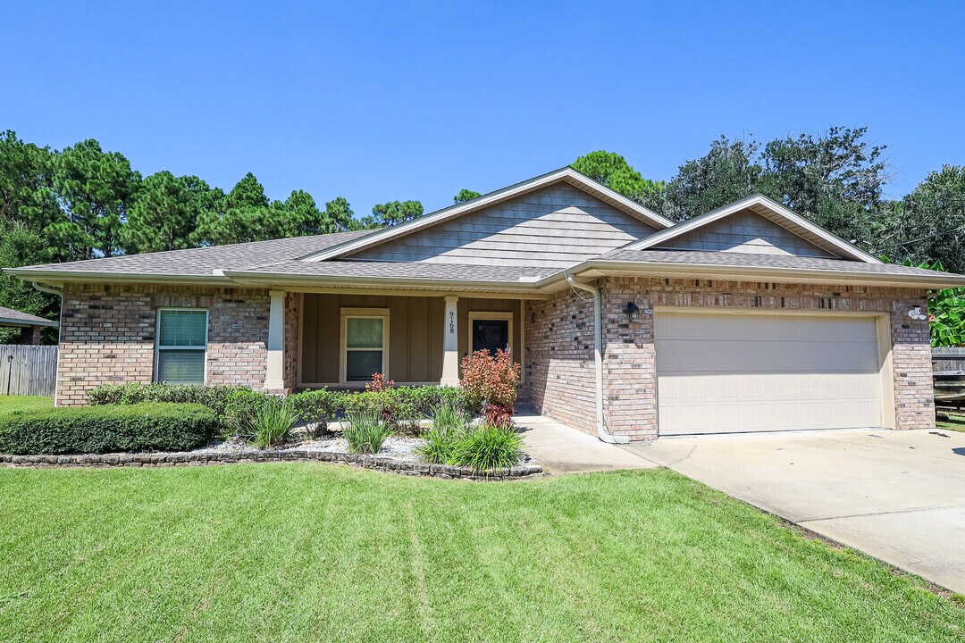 9168 Military Trail in Navarre, FL - Building Photo