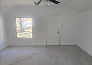 1834 E Monroe St in Springfield, MO - Building Photo - Building Photo