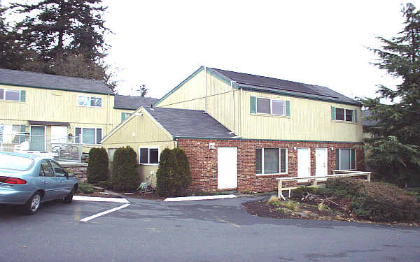 River Hill Townhomes in West Linn, OR - Building Photo