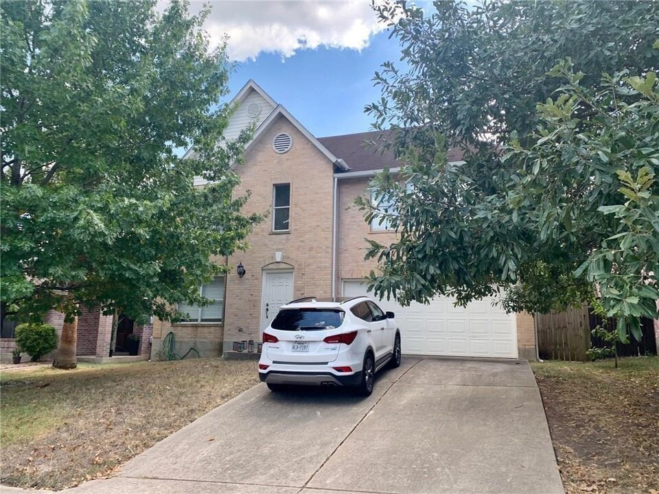 8529 Steamline Cir in Austin, TX - Building Photo