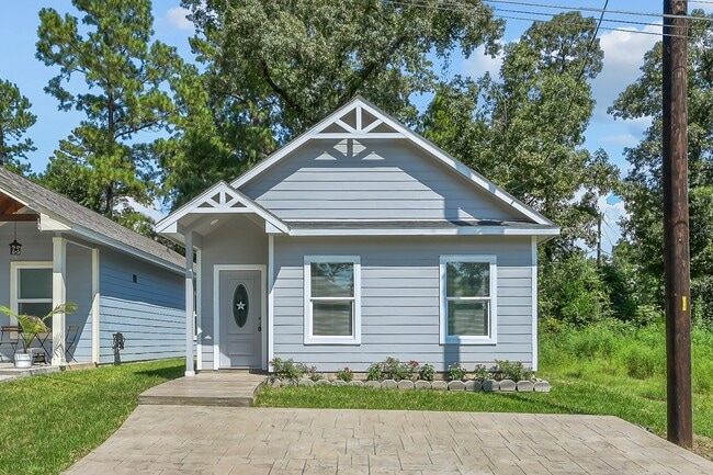 property at 837 Queenswood St