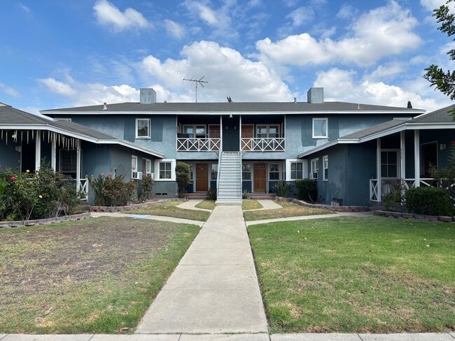 962 1/2-633 W Glenoaks Blvd