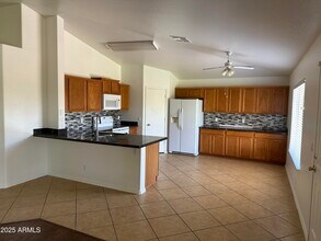 2213 S Tucana Ln in Gilbert, AZ - Building Photo - Building Photo