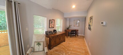 6542 Sherry Ln in St. Augustine, FL - Foto de edificio - Building Photo