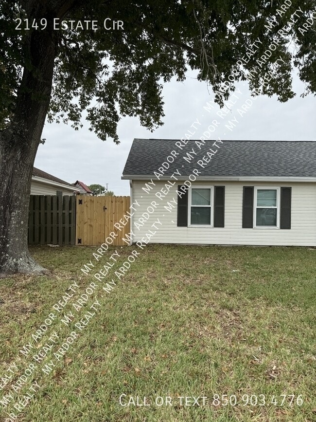 2149 Estate Cir in Navarre, FL - Building Photo - Building Photo