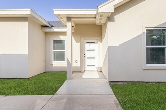 1801 Atrium Place Dr in Harlingen, TX - Foto de edificio - Building Photo