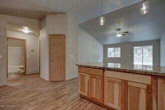 1121 E Dellwood St in Wasilla, AK - Building Photo - Building Photo
