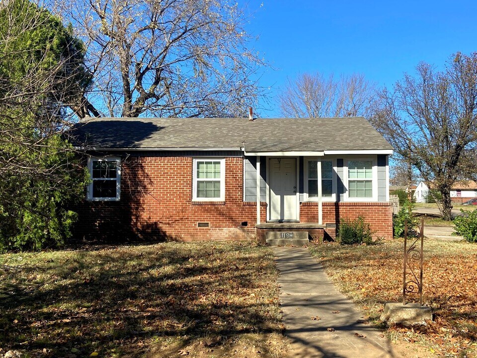 119 W 49th Pl N in Tulsa, OK - Building Photo