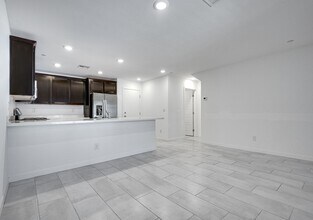 10774 Benhill Grove Ct in Las Vegas, NV - Building Photo - Building Photo