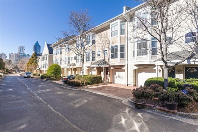 375 Highland Ave NE in Atlanta, GA - Building Photo - Building Photo