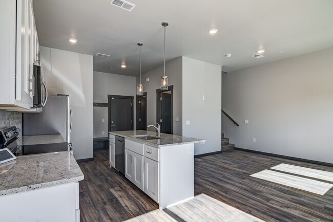 1073 Blazing Star Blvd in Altoona, WI - Building Photo - Building Photo