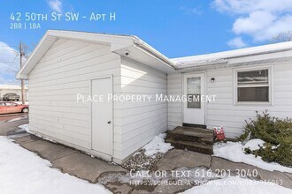 42 50th St SW in Grand Rapids, MI - Building Photo - Building Photo